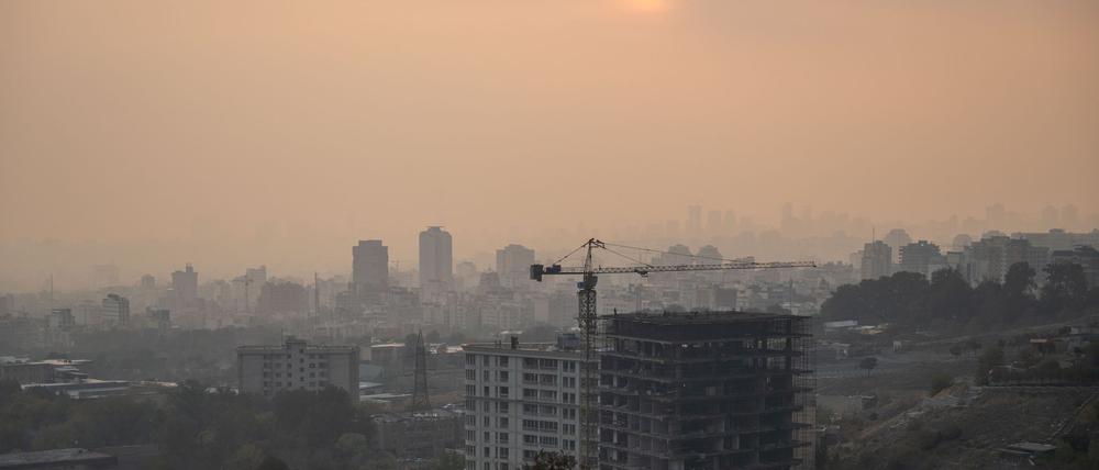 Smog in Teheran: Einen blauen Himmel sehen die Bewohner der Millionenmetropole selten. (Archivbild)