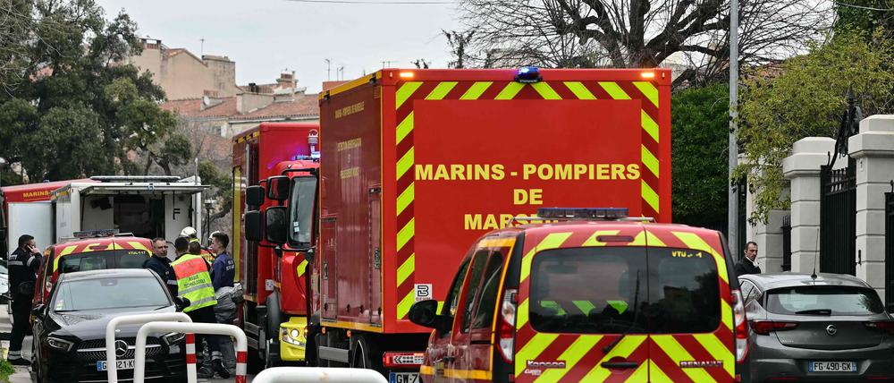Bei einem mutmaßlichen Angriff auf das russische Generalkonsulat in der südfranzösischen Hafenstadt Marseille hat es Insiderangaben zufolge eine Explosion gegeben.