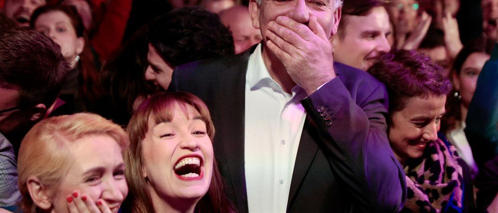 Die Linke-Vorsitzenden Heidi Reichinnek und Jan van Aken können sich über ein überraschend gutes Ergebnis bei der Bundestagswahl freuen. (Archivbild)
