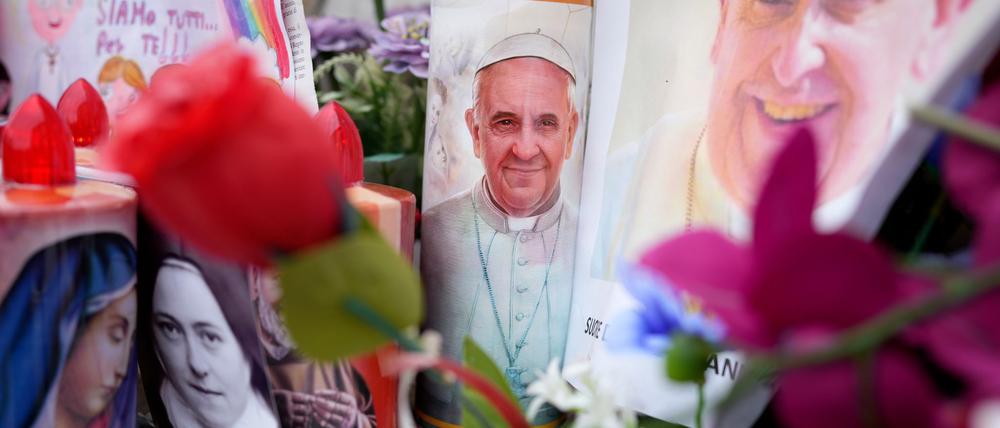 Seit mehr als anderthalb Wochen wird Papst Franziskus in einem Krankenhaus behandelt. 