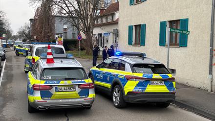 Das Amtsgericht Konstanz erließ einen Durchsuchungsbeschluss, zur Durchsetzung wurde ein Spezialeinsatzkommando (SEK) hinzugezogen. 