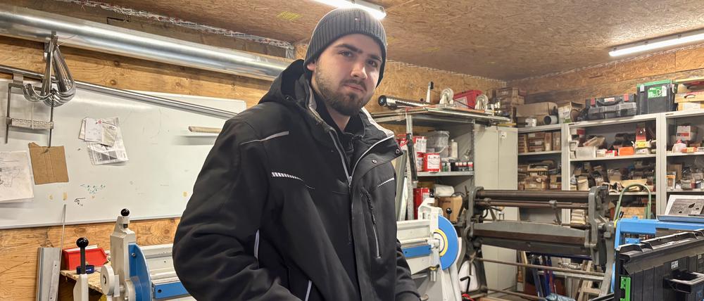 Joel Keibel macht eine Ausbildung zum Klempner und ist im ersten Lehrjahr bei „Werkstück Raumgestaltung & Versorgungstechnik GmbH“.