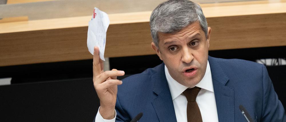 Berlins SPD-Fraktionchef Raed Saleh warnt vor weiteren Belastungen für Länder und Kommunen. (Archivbild)