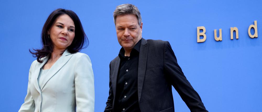 Stühle rücken bei den Grünen. Annalena Baerbock und Robert Habeck am Tag nach der Wahl.