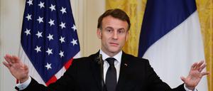 Frankreichs Staatschef Macron hält nach einem Gespräch mit US-Präsident Trump eine rasche Feuerpause in der Ukraine für möglich. 