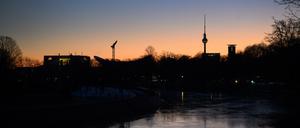 Auf milde Temperaturen und etwas Regen können sich die Menschen in Berlin und Brandenburg einstellen. (Symbolbild)