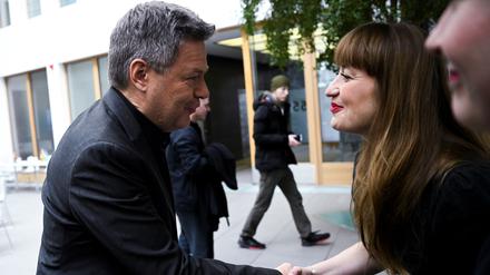 German Economy and Climate Minister Robert Habeck shakes hands with Heidi Reichinnek of Germany's left-wing party The Left (Die Linke), after the German general election in Berlin, Germany February 24, 2025. REUTERS/Annegret Hilse