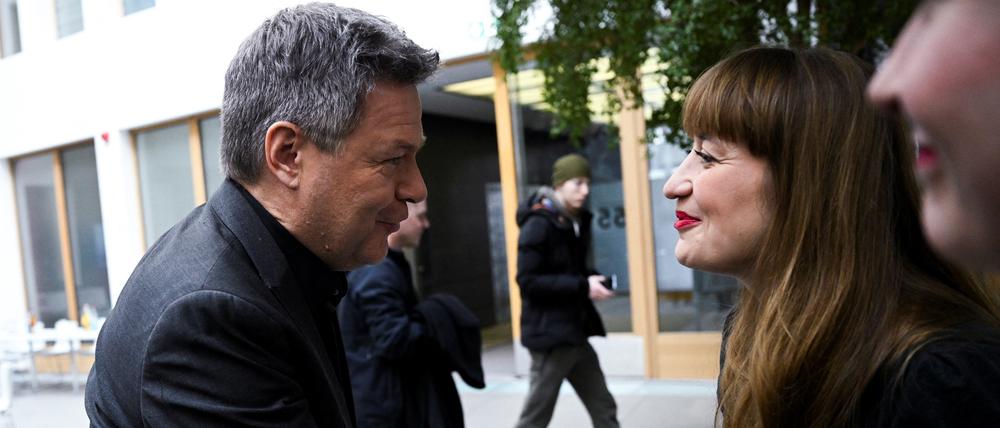 German Economy and Climate Minister Robert Habeck shakes hands with Heidi Reichinnek of Germany's left-wing party The Left (Die Linke), after the German general election in Berlin, Germany February 24, 2025. REUTERS/Annegret Hilse