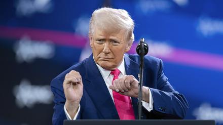 US-Präsident Donald Trump tanzt während seiner Rede auf der Conservative Political Action Conference (CPAC).