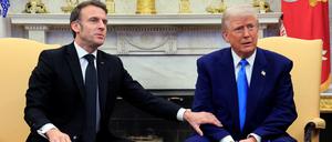 Wer dominiert? Emmanuel Macron beim Pressegespräch im Weißen Haus.