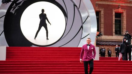 Daniel Craig und seine Vorgänger Pierce Brosnan und Timothy Dalton wurden von Debbie McWilliams gecastet. 