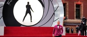 Daniel Craig und seine Vorgänger Pierce Brosnan und Timothy Dalton wurden von Debbie McWilliams gecastet. 