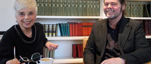 Gabriele Schütze und André Zweigert von der Ost-West-Begegnungsstätte in Berlin-Biesdorf.
