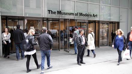 Tempel des Mammon? Vor dem Eingang des New Yorker Museum of Modern Art.