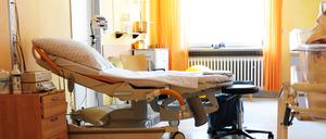 Ein herkömmlicher Kreißsaal im Krankenhaus Waldfriede.