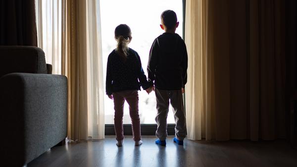 Wenn ein Kind an einer seltenen Erkrankung leidet, ist das auch für den Bruder oder die Schwester nicht leicht.