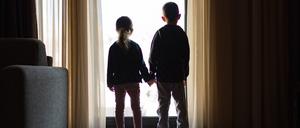 Wenn ein Kind an einer seltenen Erkrankung leidet, ist das auch für den Bruder oder die Schwester nicht leicht.