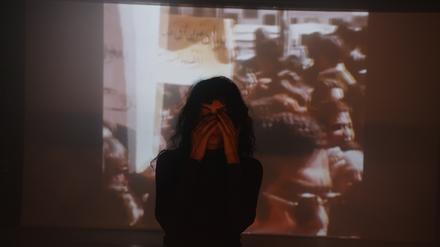 „Frauen der Revolutionsstraße“ erzählt von einem Iran, in dem die Proteste der Frauen auch die Männer zum Nachdenken zwingen.