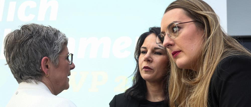 Drei Frauen buhlen um die Macht. Sind Britta Haßelmann, Annalena Baerbock und Katharina Dröge (v. l. n. r.) die Zukunft der Grünen?