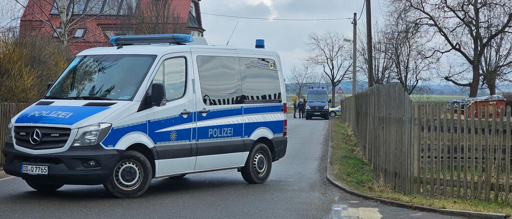 Im Vogtland sind drei Leichen gefunden worden, die Umstände sind noch unklar.