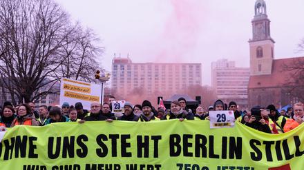 Vergangene Woche demonstrierten Tausende Gewerkschafter vor dem Roten Rathaus für mehr Geld.
