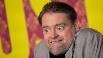 Parodist Max Giermann hat Probleme mit dem Gesicht von Friedrich Merz.
