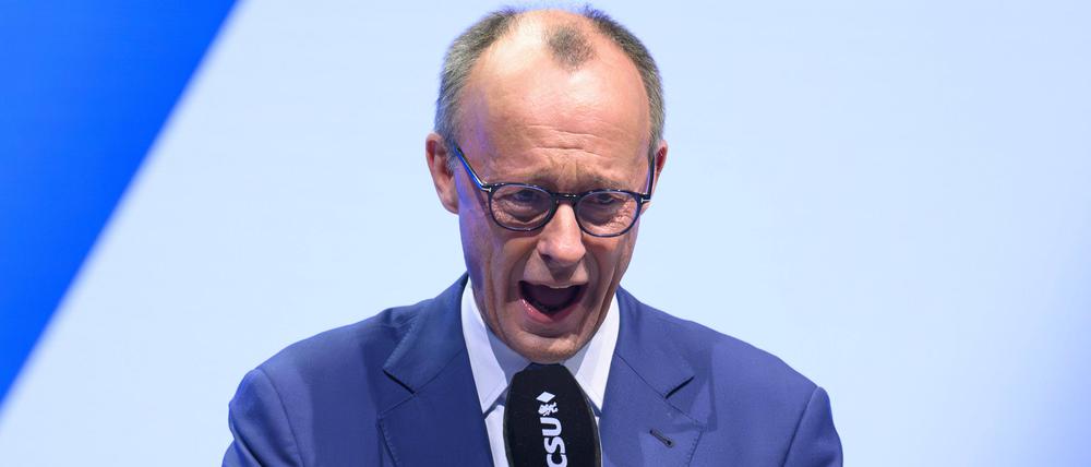 CDU-Vorsitzender Friedrich Merz CDU beim kleinen CSU-Parteitag bzw. Parteiausschuss in Nürnberg.