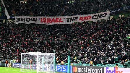 Banner beim Spiel des FC Bayern München gegen Celtic Glasgow.