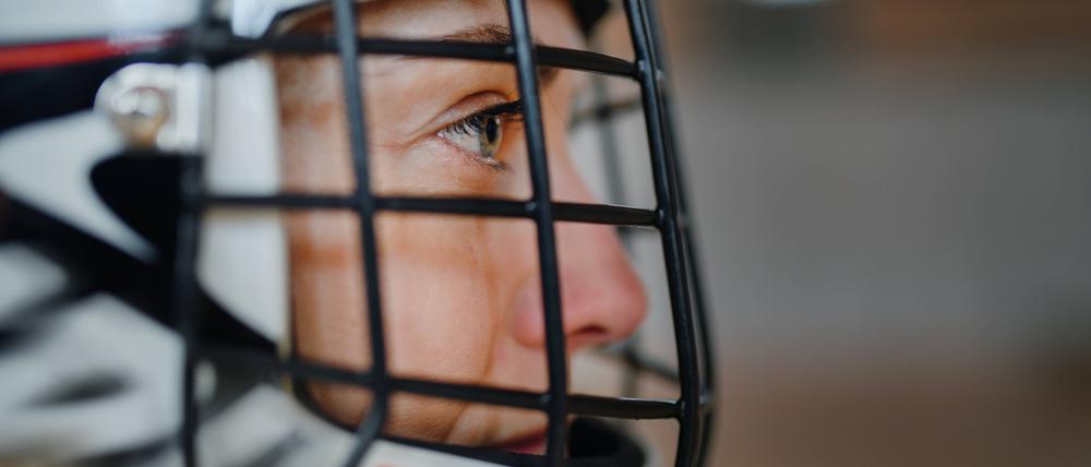 Frauen müssen bei manchen Sportarten einen Vollschutz vor dem Gesicht tragen.