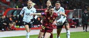 Deutschlands Jule Brand zeigte in beiden Spielen solide Leistungen und steuerte zwei sehenswerte Vorlagen bei.
