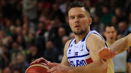 Martin Hermannsson hat sich mit Island zum dritten Mal für die EM qualifiziert.