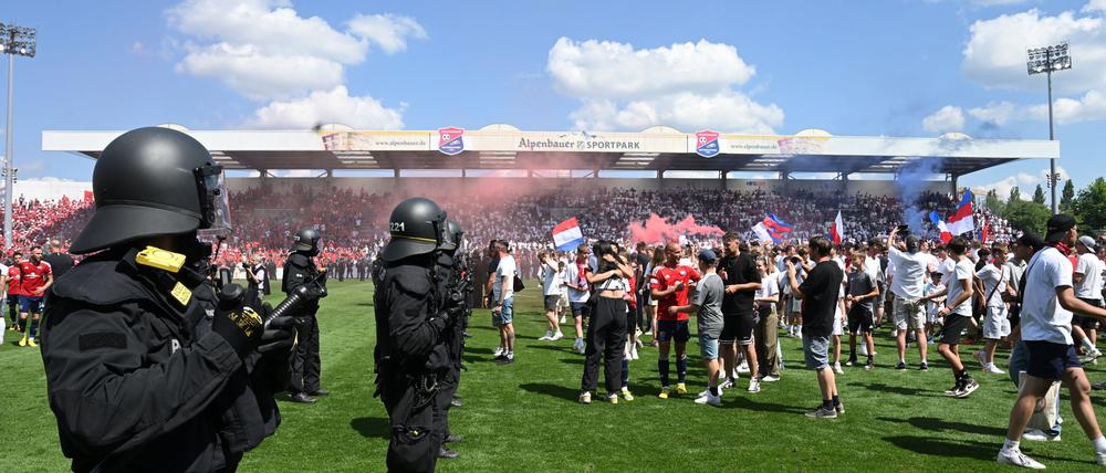 Der Sportpark Unterhaching ist wegen nicht ausreichenden Sicherheitskonzeptes von der Gemeinde gesperrt worden.