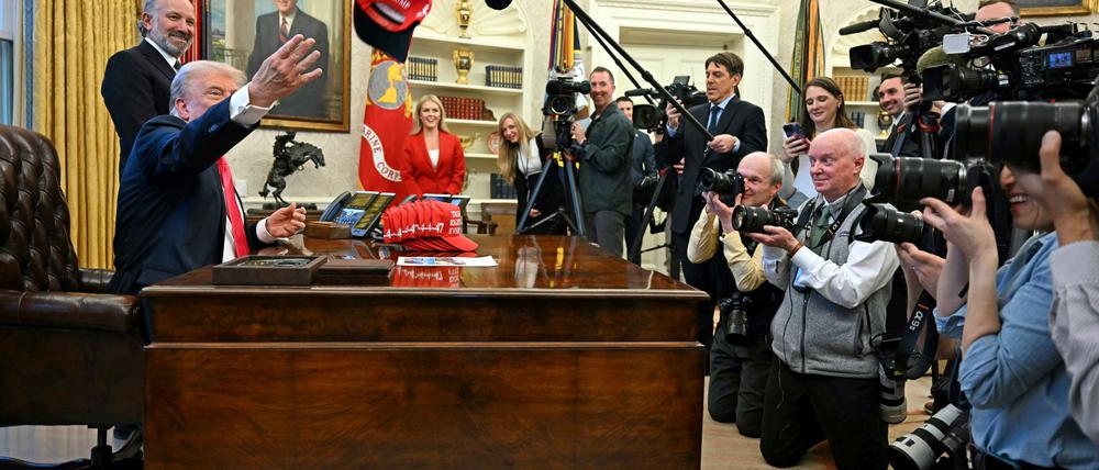 Trump krempelt die Regeln um - und die Korrespondenten-Vereinigung warnt vor einer Bedrohung der Pressefreiheit.