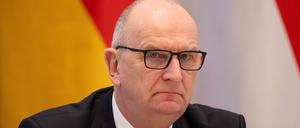 Die AfD-Fraktion im Brandenburger Landtag hat Ministerpräsident Dietmar Woidke aufgefordert, an einer Plenarsitzung teilzunehmen.