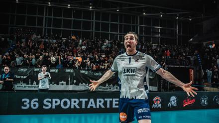 Simon Torwie jubelt über die Sensation.