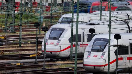 Züge der Deutschen Bahn.