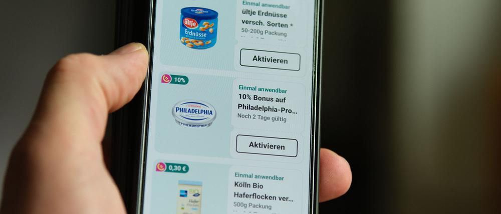 Viele Handelsketten ködern die Kunden in ihren Apps mit zusätzlichen Rabatten.