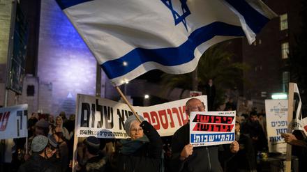 in Israel gibt es Rufe nach einer Fortsetzung des Krieges. 