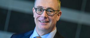 Der Vorstandsvorsitzende Adolf Roesch will den Energiekonzern Leag in der Lausitz angesichts des vereinbarten Kohleausstiegs umbauen. 