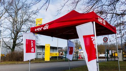 Die Gewerkschaft Verdi setzt Warnstreiks bei der Deutschen Post zwei weitere Tage fort.