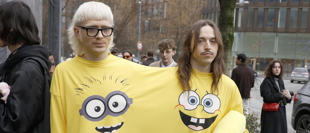 Joost Klein und Tommy Cash bei der Fashion Week in Paris. 