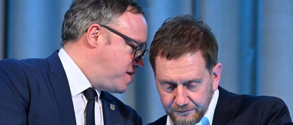 Thüringens Ministerpräsident Mario Voigt und Sachsens Regierungschef Michael Kretschmer (beide CDU) wollen Ost-Themen in der Bundespolitik stärker beachtet sehen. (Archivbild)