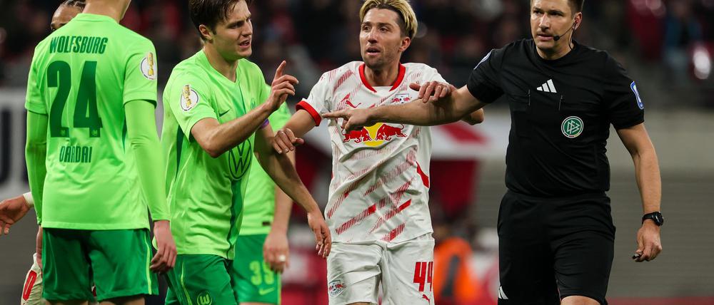 Wolfsburgs Trainer Ralph Hasenhüttl regt eine Änderung der Handspiel-Regel an.