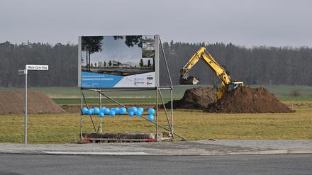 Im Technology Campus des Potsdam Science Park in Golm wird angebaggert. Ein Laborgebäude soll entstehen.