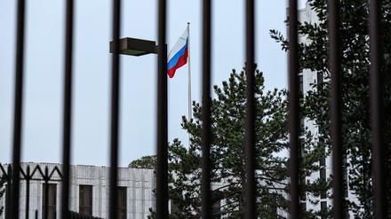 Eine russische Flagge.