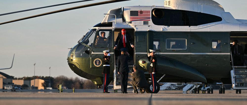 Trump vor dem Abflug nach Florida.