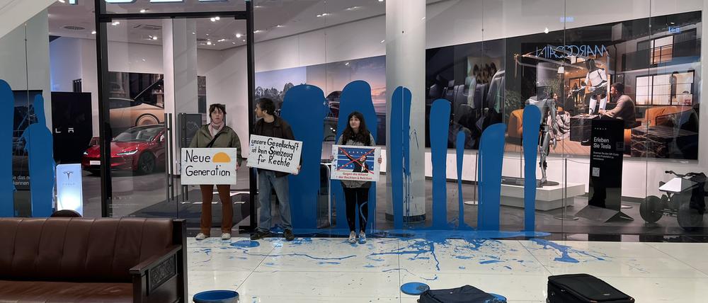 Im Einkaufszentrum „Mall of Berlin“ kam es zu einer Protestaktion gegen den Techmilliardär Elon Musk.