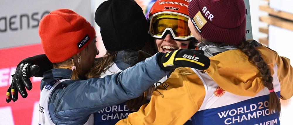 Jubel über Bronze: Nur Norwegen und Österreich war besser als Deutschland.