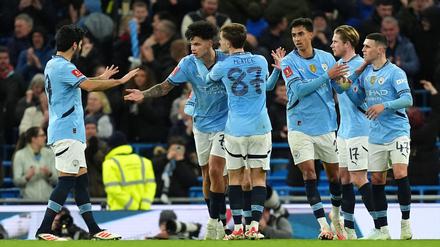 Traf nach Rückstand zweimal für Manchester City: Nico O'Reilly (2.v.l) 