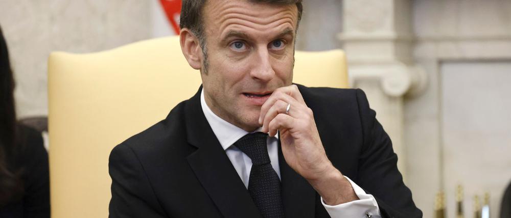Präsident Macron hält vertrauliche Diskussionen zwischen Kiew und Washington für zielführender.